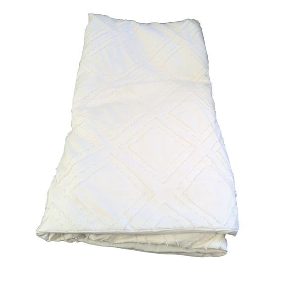 GORGEOUS LIGHTWEIGHT WHITE CHENILLE PATTERNED POLY DUVET, COMFORTER COVER! SZ KG - Picture 3 of 10
